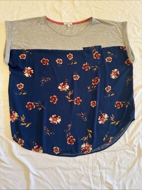 Maurices Navy Floral and Gray Mixed-Media Short Sleeve Top